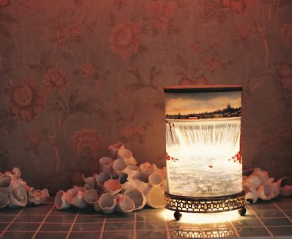 Photo Tiffany butterfly flower colored glass table lamp for bedroom